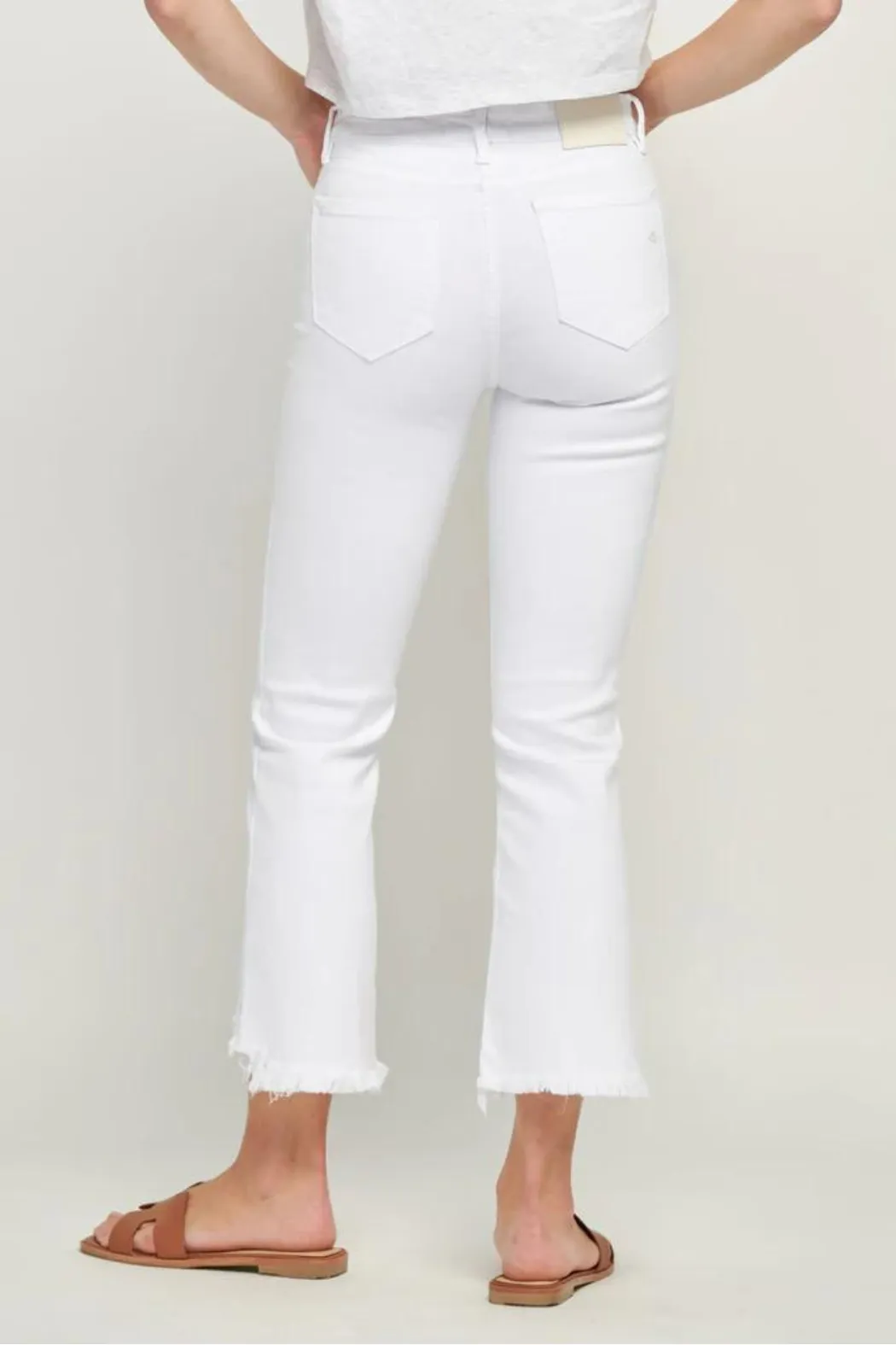 Hidden Jeans HAPPI WHITE FRAYED CROPPED FLARE