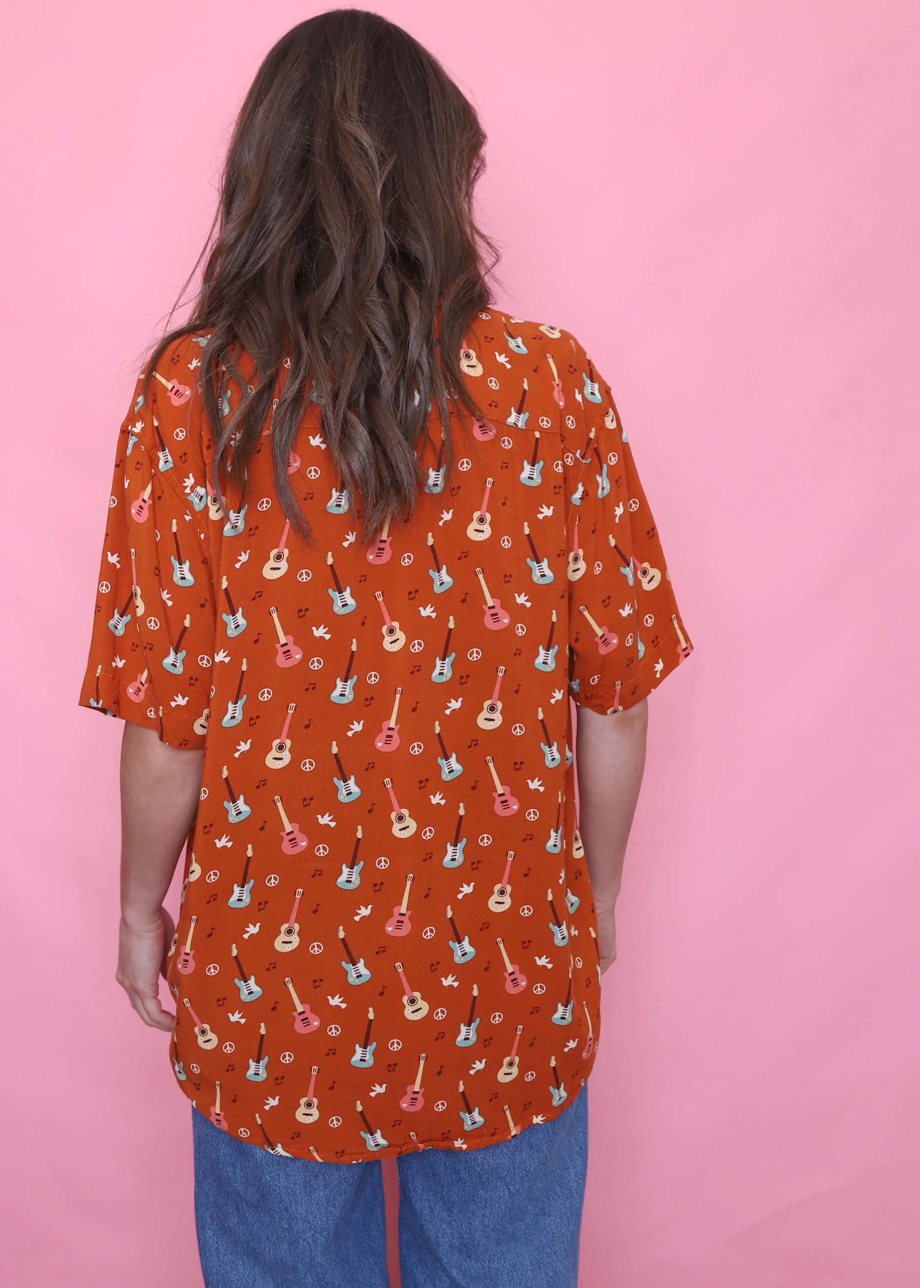 Retro Guitar Patterned Short Sleeve Shirt
