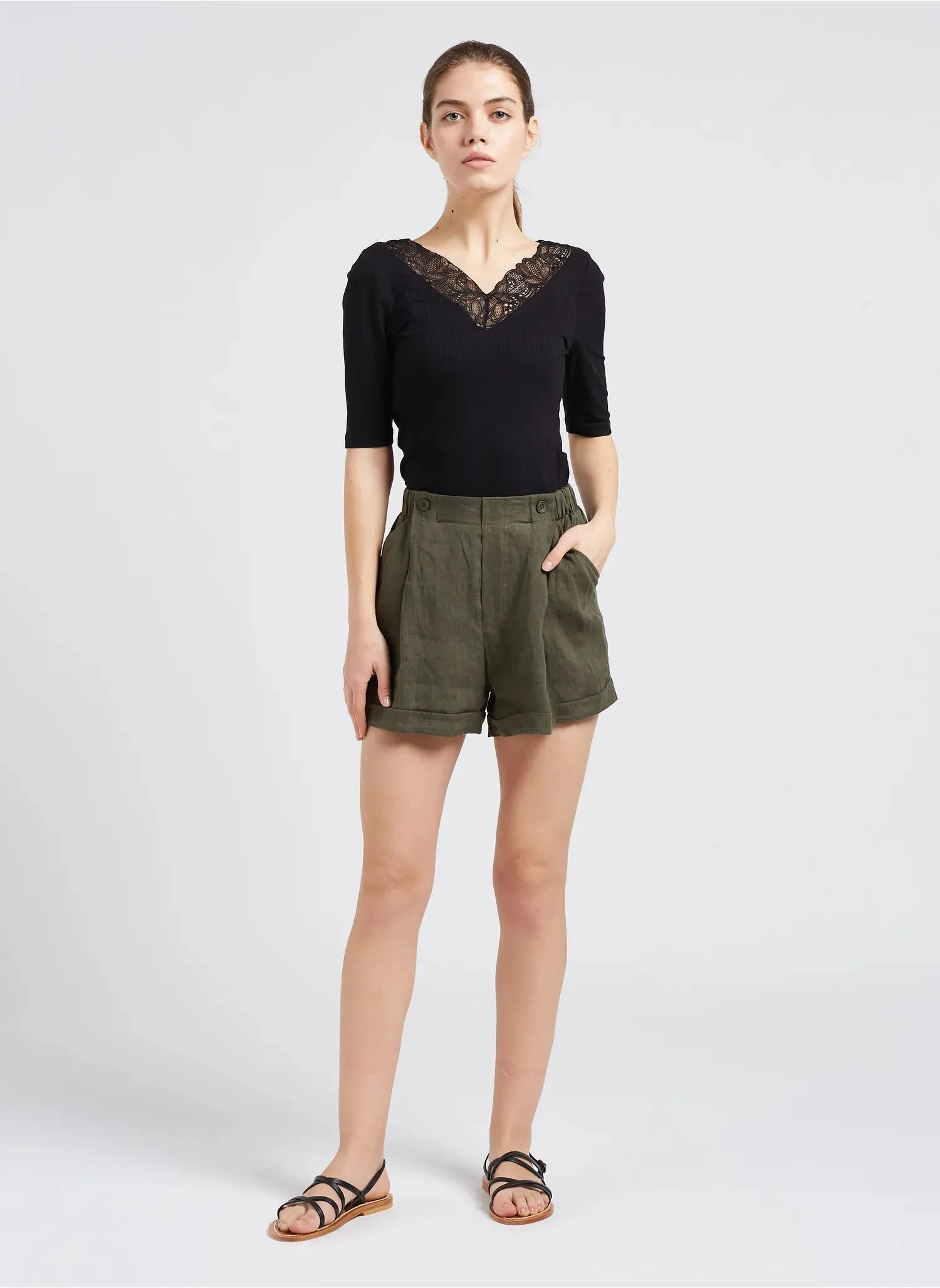 The Gillian Linen Button Shorts - Khaki