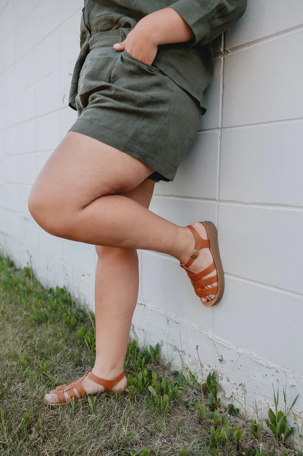 The Gillian Linen Button Shorts - Khaki