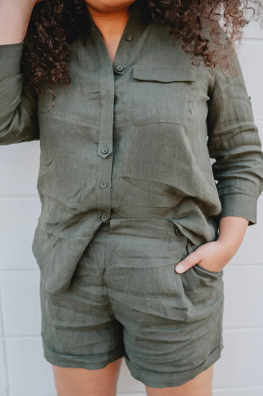 The Gillian Linen Button Shorts - Khaki