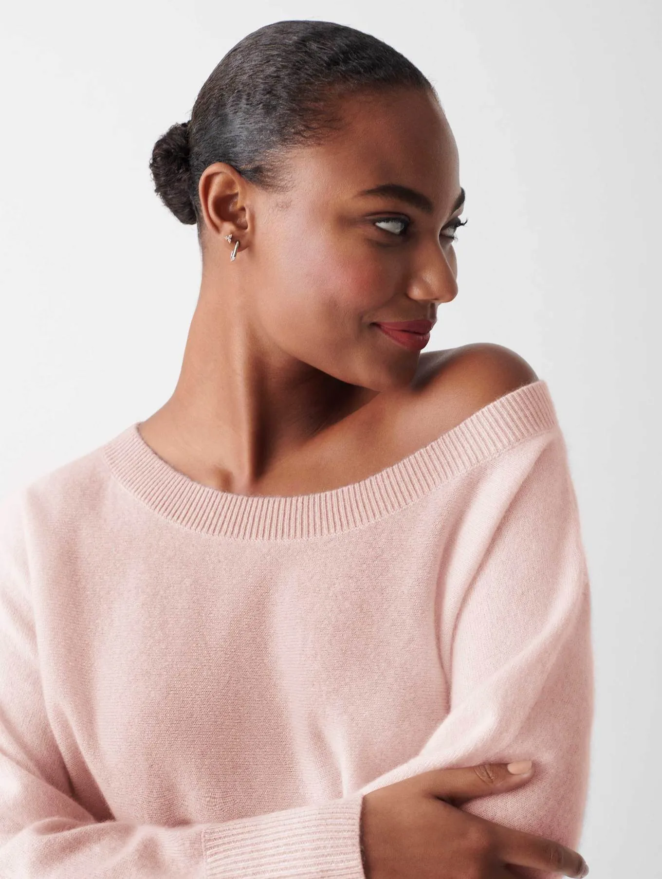 White   Warren - Cashmere Off Shoulder Rib Trim Crewneck in Blush Heather